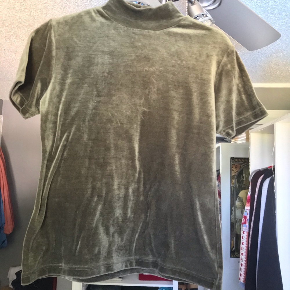 Vintage green velvet mockneck. M.